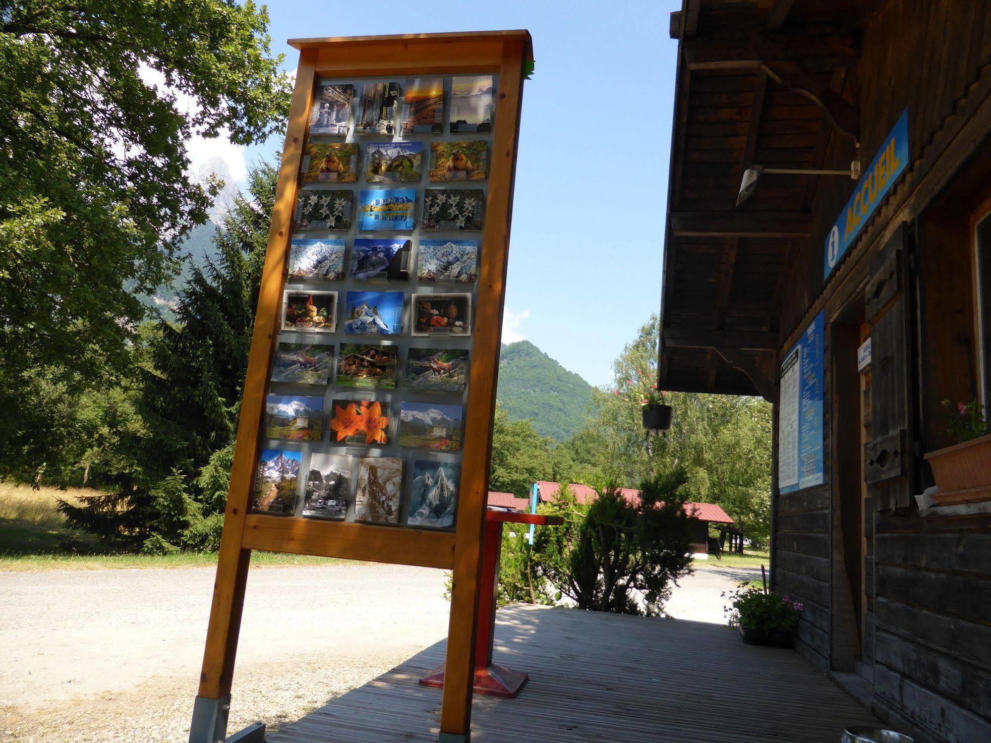 Camping L'Ecureuil - Mont-Blanc Village Domancy Exterior photo